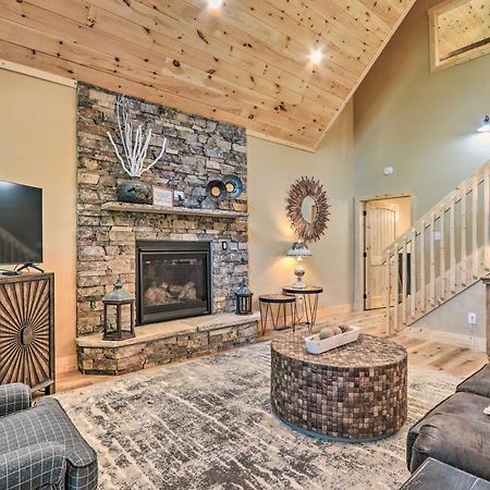 Sevierville Cabin Deck With Foosball And Hot Tub! Екстериор снимка