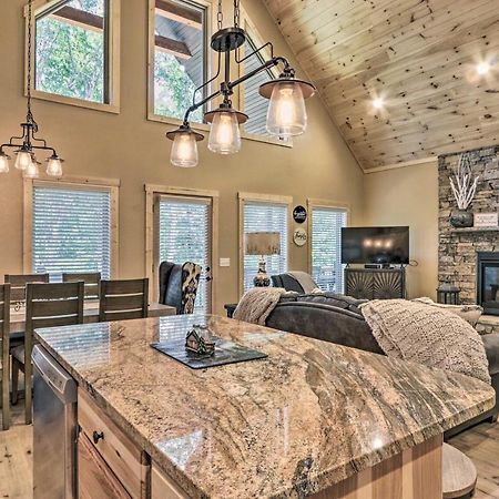 Sevierville Cabin Deck With Foosball And Hot Tub! Екстериор снимка