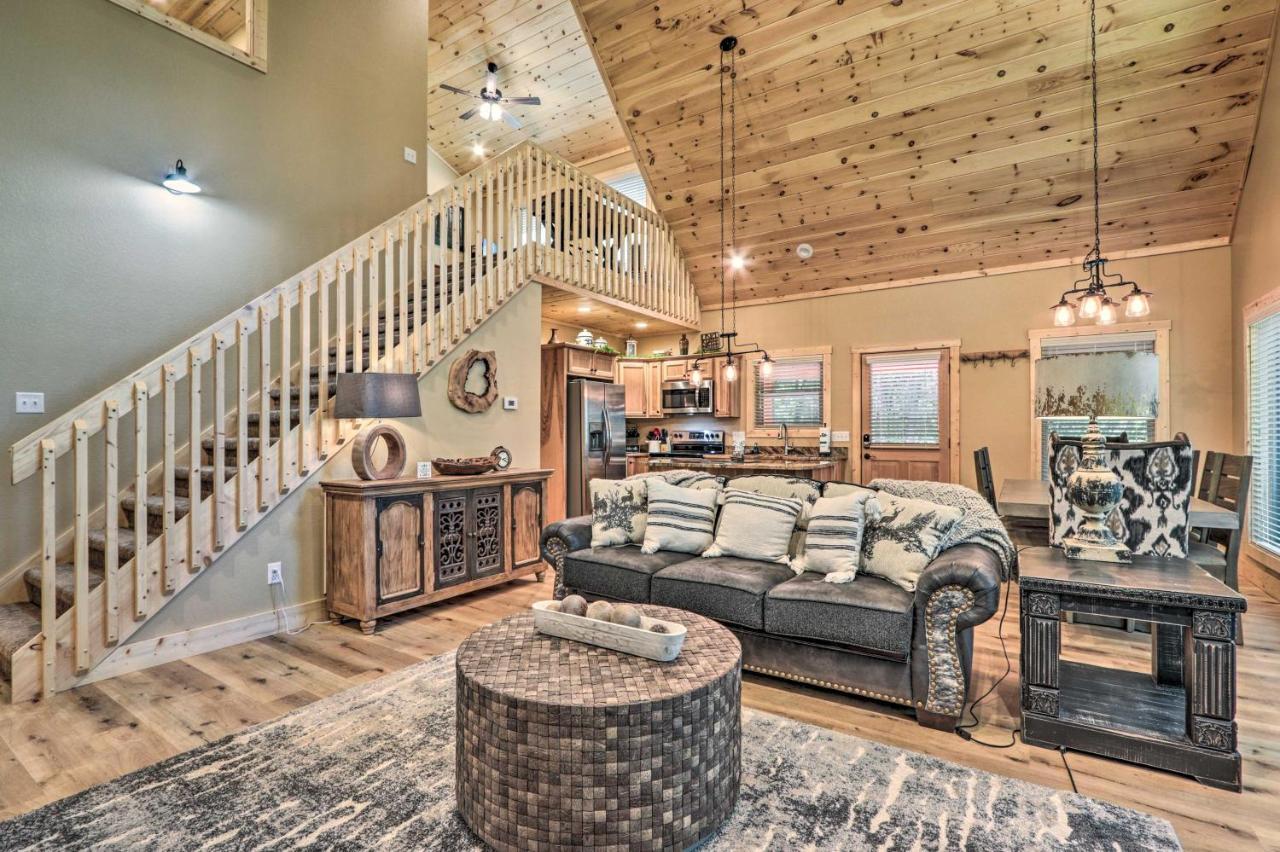 Sevierville Cabin Deck With Foosball And Hot Tub! Екстериор снимка