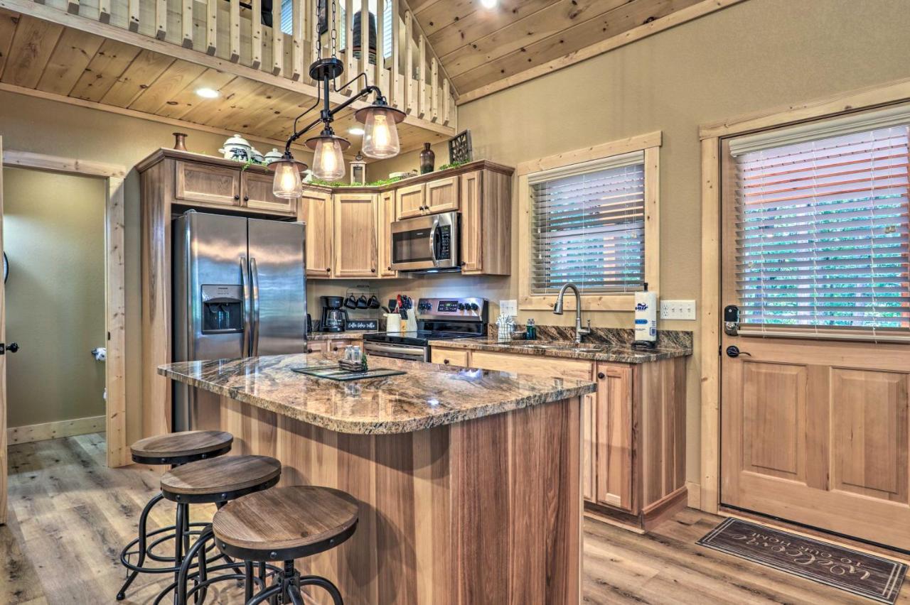 Sevierville Cabin Deck With Foosball And Hot Tub! Екстериор снимка