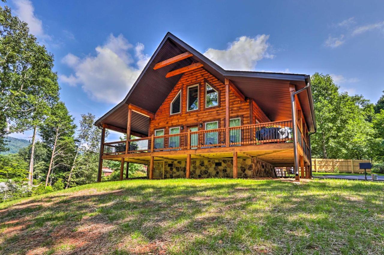 Sevierville Cabin Deck With Foosball And Hot Tub! Екстериор снимка