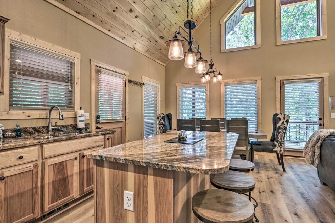 Sevierville Cabin Deck With Foosball And Hot Tub! Екстериор снимка