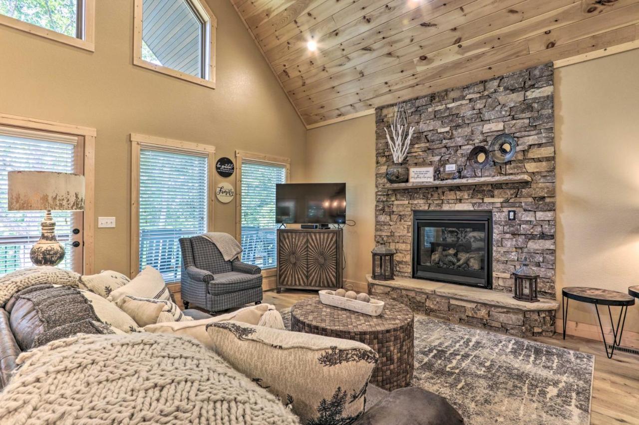 Sevierville Cabin Deck With Foosball And Hot Tub! Екстериор снимка