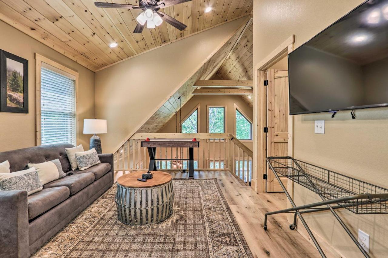 Sevierville Cabin Deck With Foosball And Hot Tub! Екстериор снимка