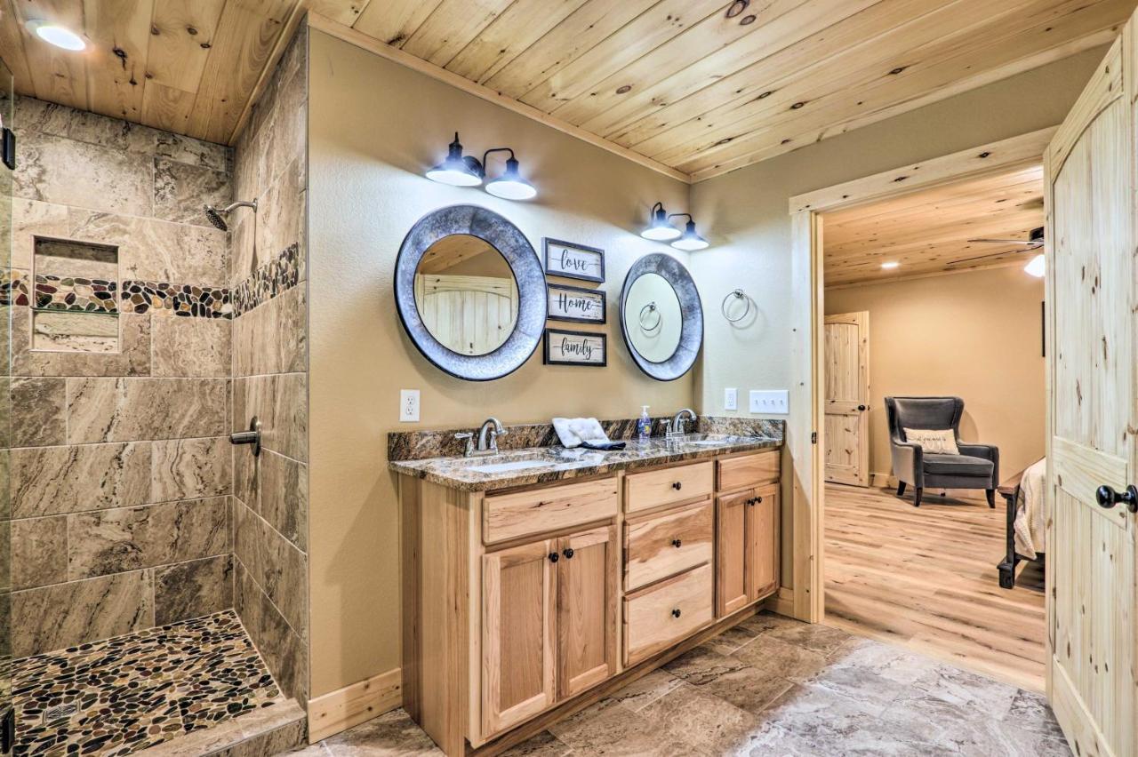 Sevierville Cabin Deck With Foosball And Hot Tub! Екстериор снимка