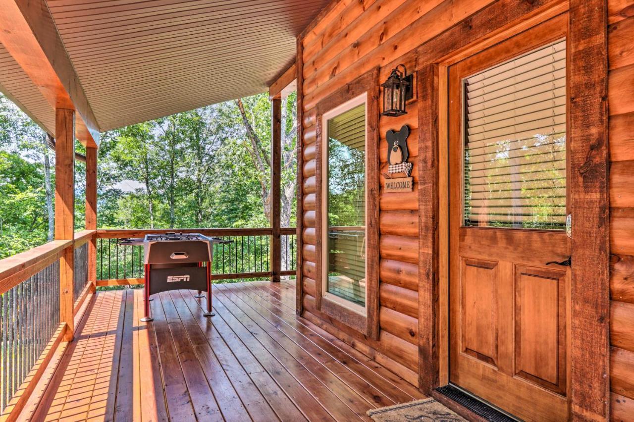 Sevierville Cabin Deck With Foosball And Hot Tub! Екстериор снимка