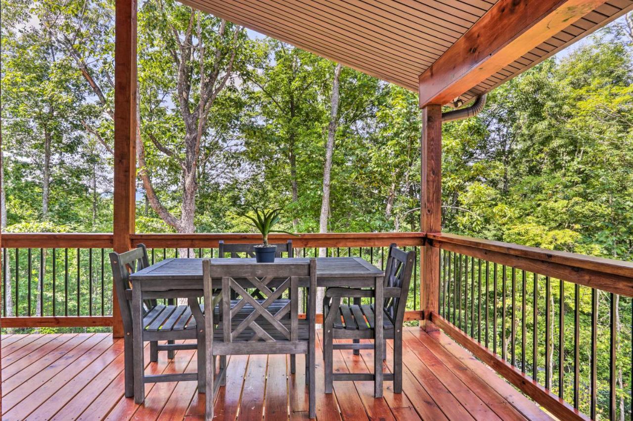 Sevierville Cabin Deck With Foosball And Hot Tub! Екстериор снимка